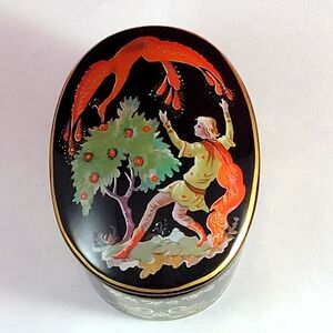 VINTAGE COLECTIBAL FRANKLIN MINT FINE PORCELAIN MUSICAL BOX FIRE BIRD.